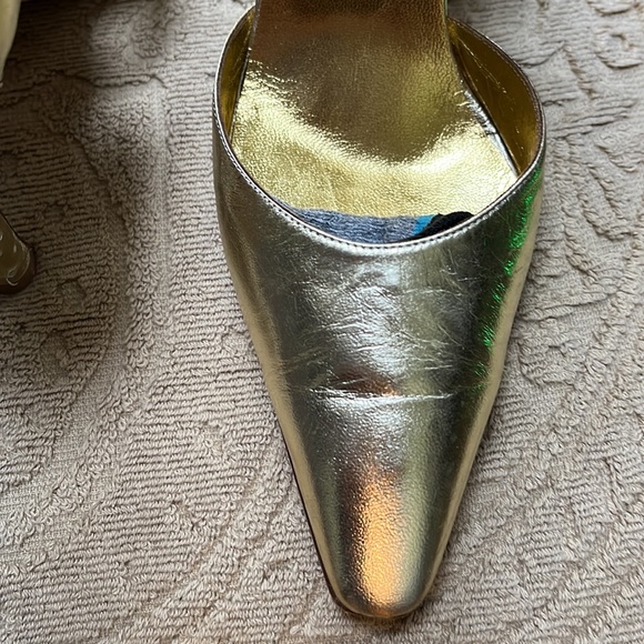 A very rare, designer coutoure Dress shoe in gold w crystals embelishments size7 - Picture 2 of 15